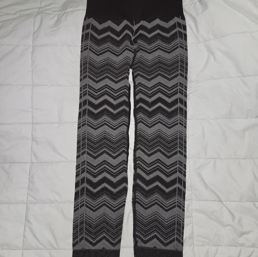 Lululemon Leggings Black Gray Size S - Picture 3 of 4